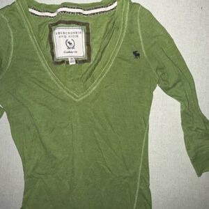 Vintage Abercrombie & Fitch Women's Green V-Neck Top